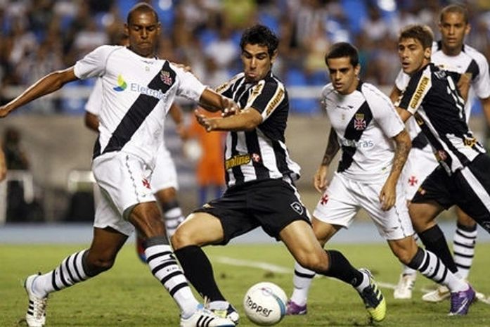 Fellype Gabriel faz três gols na vitória do Botafogo sobre o Vasco