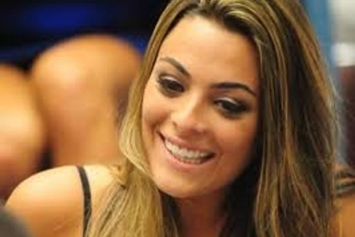 BBB 12 : Após eliminação, Monique diz que pode procurar Daniel para apoiá-lo