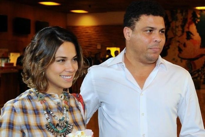 Após rumores de separação, mulher de Ronaldo desabafa no Twitter