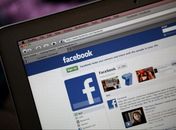 Garota processa escola por invadir seu Facebook