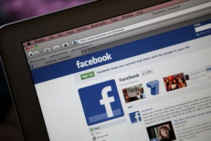 Garota processa escola por invadir seu Facebook