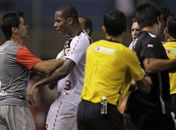 Após hostilidades no Paraguai, vascaínos preparam canto contra racismo