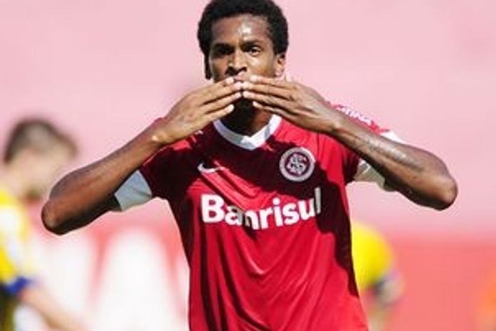 Festa na casa de Jô, do Inter, motiva vizinhos a chamarem a Polícia