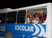 Acidente com ônibus escolar deixa estudante ferido