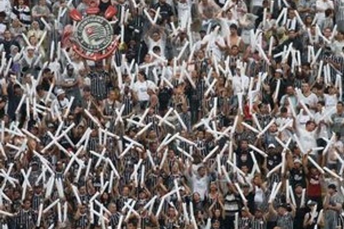 Corinthians supera Flamengo na renda de seus torcedores