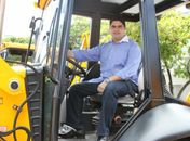 Prefeitura de Mata Grande é contemplada com retroescavadeira