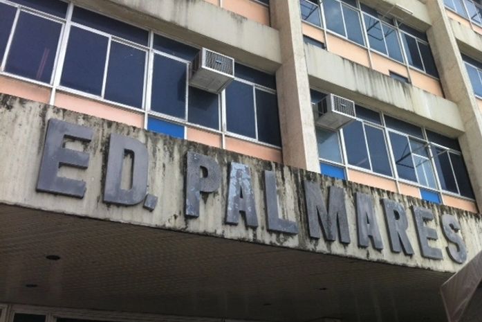 Com 37 de funcionamento, Ed. Palmares fica interditado