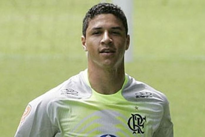 Direção do CRB anuncia contratação de goleiro e lateral-direito