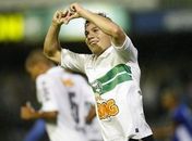Com dois de Aquino, Coritiba vence Nacional e enfrenta ASA