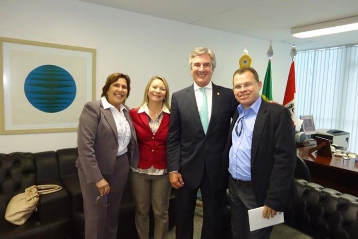 Empresários discutem com senadores projetos de interesse de Major Isidoro