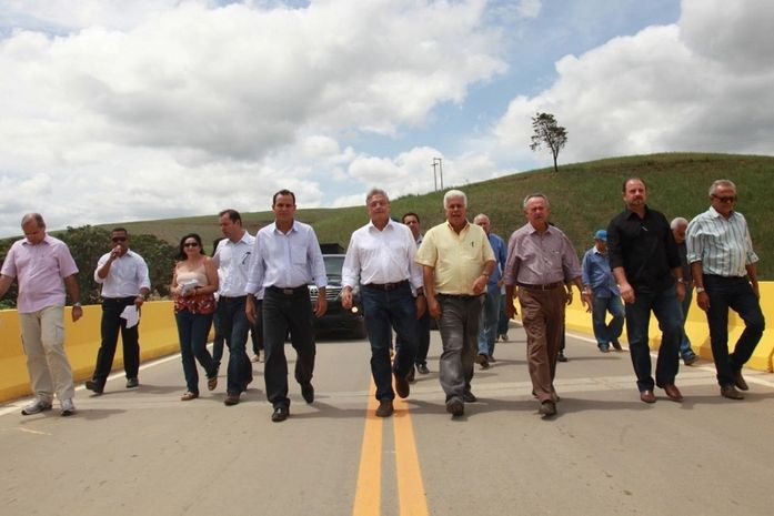 Governo inaugura obras da Reconstrução em São José da Laje