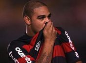 Adriano volta ao Flamengo para se recuperar da lesão