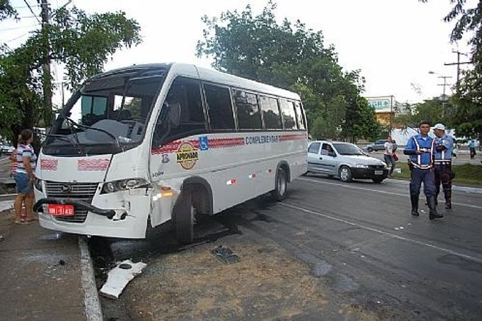 Acidente na Durval de Góes Monteiro.