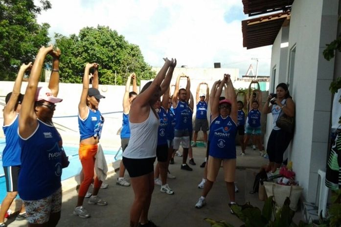 Alongamento antes dos 6 km de caminhada