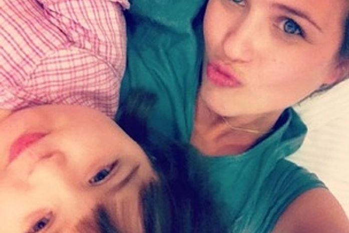 Luiza Valdetaro posta foto com a filha, em tratamento contra leucemia