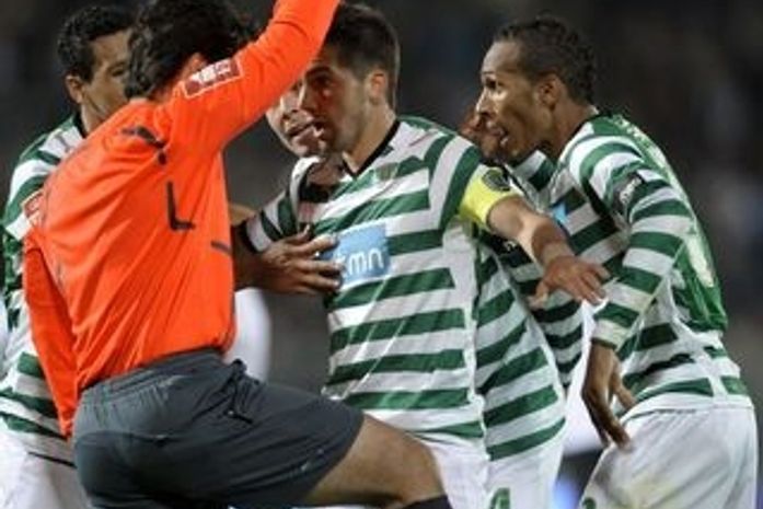 Árbitro português deixa residência após receber ameaças