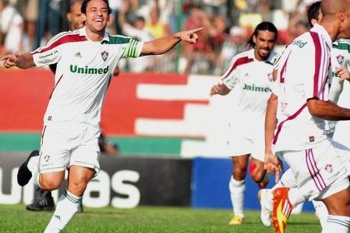 Irritado, Abel dispara contra televisão e estádio 'horroroso'