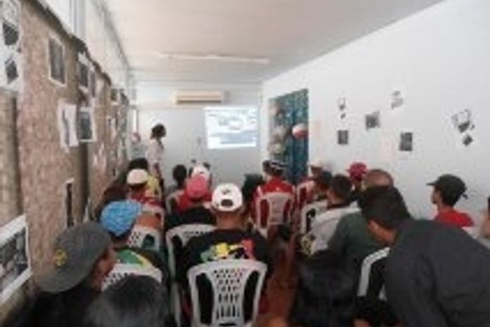 Jovens do Programa Liberdade Assistida  tem sessão especial de cinema