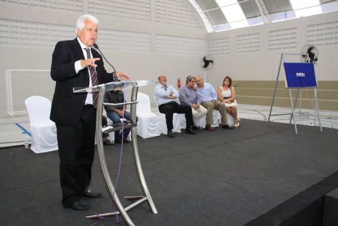 Nonô apela a prefeitos que agilizem cadastros para entrega de casas