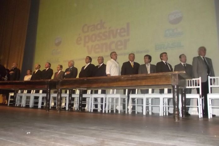 Cerimônia de lançamento do projeto: Crack é possível vencer Cerimônica de lançamento do projeto: Crack é possível vencer 