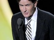 Charlie Sheen volta às telas um ano após deixar 'Two and half men'