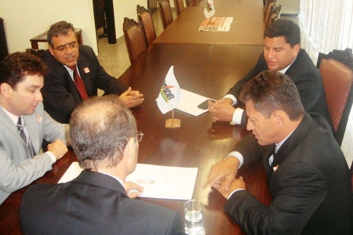 Prefeito e deputado visitam parlamentares em BSB e pedem atenção para o Litoral Norte