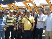 Zona Rural de Maragogi comemora entrega de retroescavadeira e trator