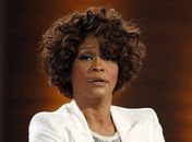 Polícia achou cocaína no quarto de hotel de Whitney Houston, diz site