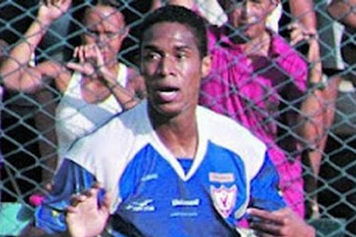 Mesmo após dizer que não haveria mais contratações, diretoria regatiana anuncia volante como reforço