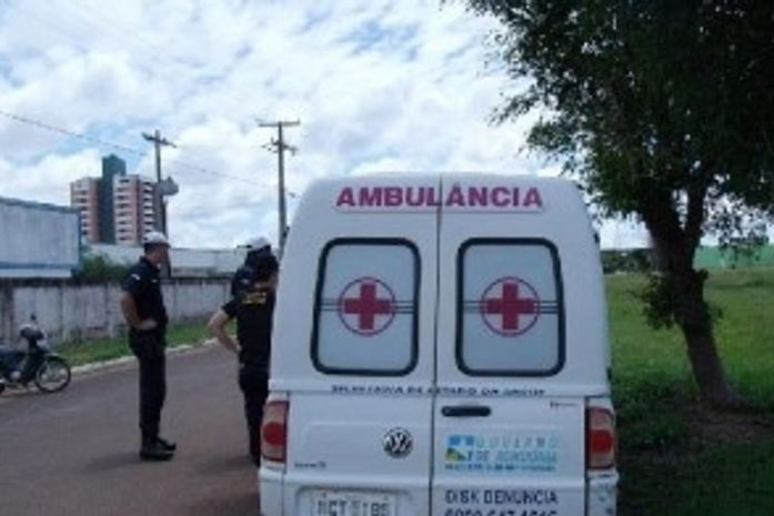 Casal flagrado fazendo sexo em ambulância