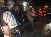 Peritos do IC fazem levantamentos do crime