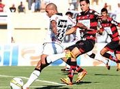 Liedson faz 2, encerra jejum, Corinthians assume a ponta e 'seca' São Paulo