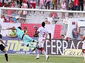 Santa vence o clássico e aprofunda a crise no Timbu