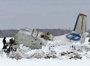 Avião com mais de 40 pessoas a bordo cai na Rússia