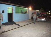 Corpo da vítima estava a 100 metros de sua residência 