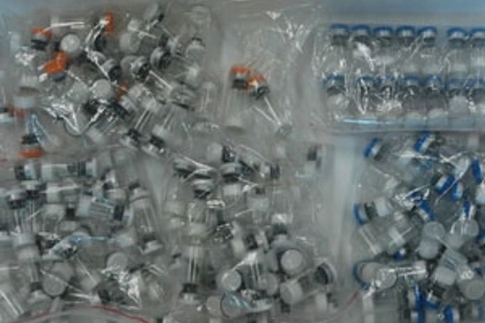 Toxinas ilegais foram apreendidas durante
investigações.