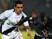 Vasco passa sufoco, mas vence Alianza e se aproxima de vaga