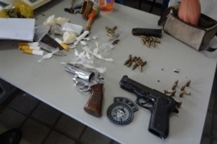 Operação apreende cocaína, maconha, crack e armas