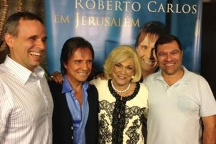 Hebe Camargo prestigia lançamento de DVD de Roberto Carlos