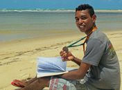 Após 4 anos fora da escola, filho de pescador é campeão brasileiro