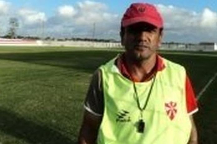 Técnico Edson Ferreira volta a comandar o CEO