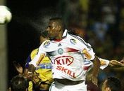 Com dois de L. Amaro, Palmeiras vira e elimina jogo de volta