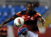 Vagner Love é vítima de ato racista antes da partida do Flamengo no Equador