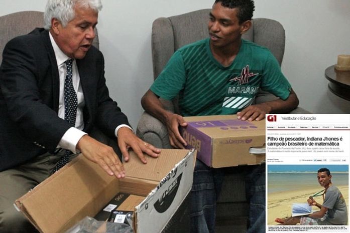 Governo de AL entrega computador a Indiana Jhones