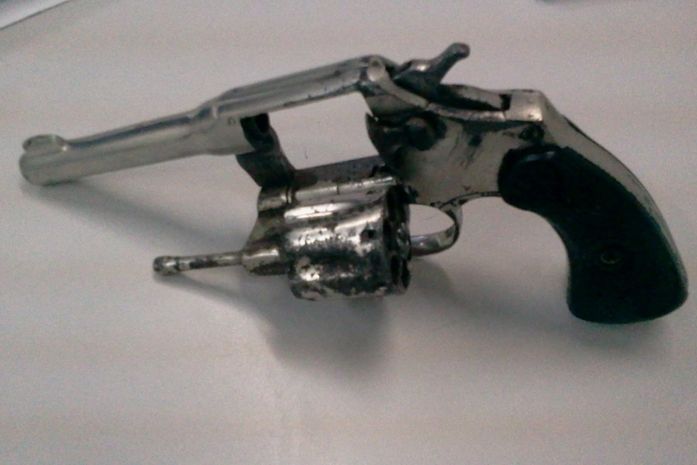 Homem é preso por porte ilegal de arma de fogo