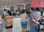Clientes lotam balança logo cedo