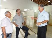 Prefeito de Água Branca conhece matadouro em Mata Grande
