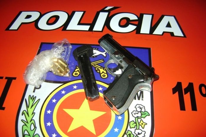 Pistola apreendida coma cusado