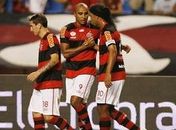 Ronaldinho marca no fim, Fla bate Vasco e garante vaga na semi