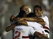 São Paulo derrota o Mogi Mirim e segue na liderança